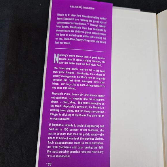 Look Alive Twenty-Five: A Stephanie Plum Novel by Janet Evanovich - Picture 3 of 7